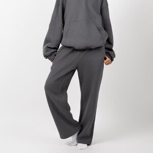NWT COMFRT MINIMALIST Straight-Leg SWEATPANTS
